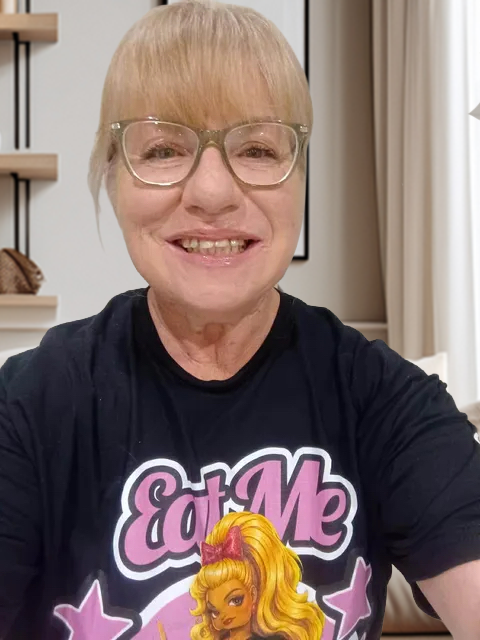 Eat Me — Tee